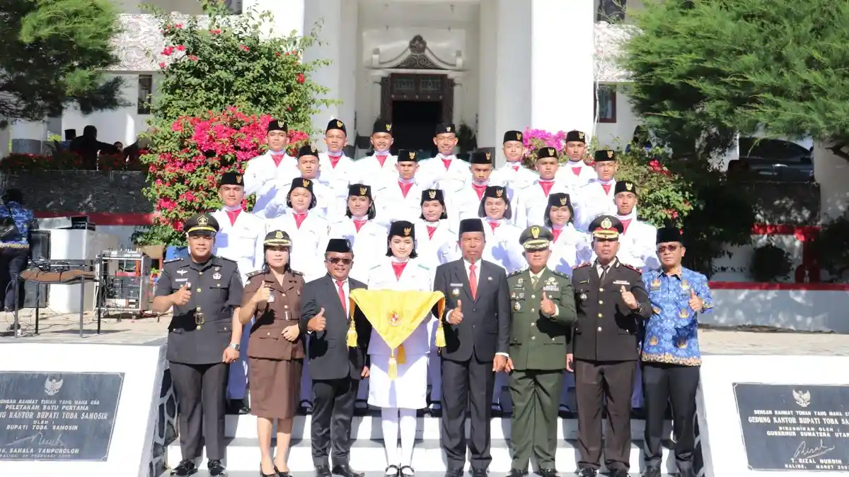 Wakil Bupati Toba Pimpin Upacara Bendera Hari Lahir Pancasila Tahun 2025