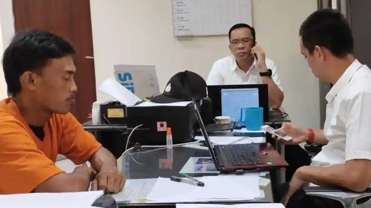 Istrinya Sering Diintip Saat Mandi dan Dipeluk, Keponakan Bacok Paman Hingga Tewas 
