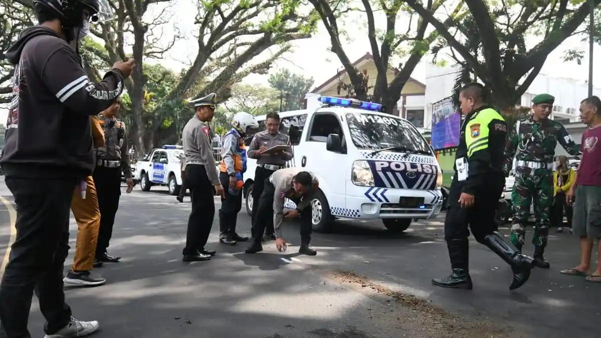 Tertabrak Truk, Siswi SMA Islam Kota Malang Kritis