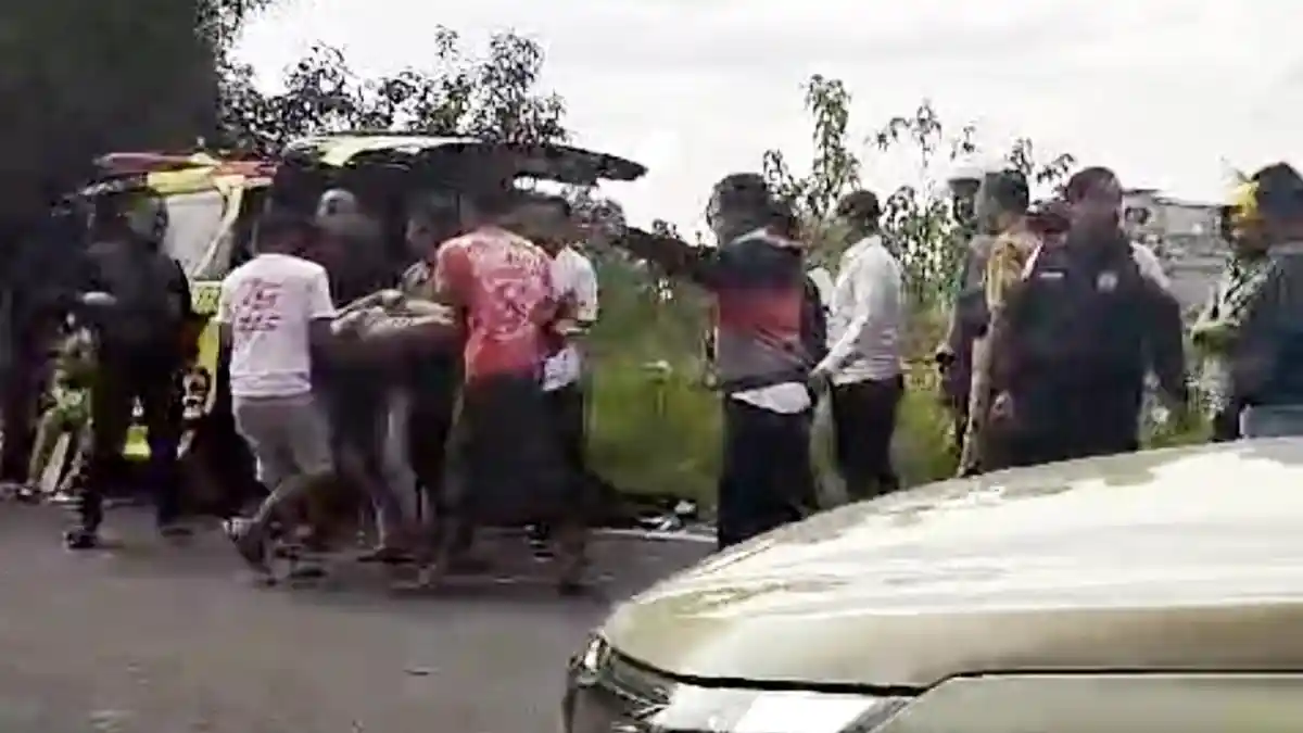 Ambulans Kecelakaan di Ring Road Bangkalan, Satu Pemotor Tewas, Sopir dan Perawat Luka