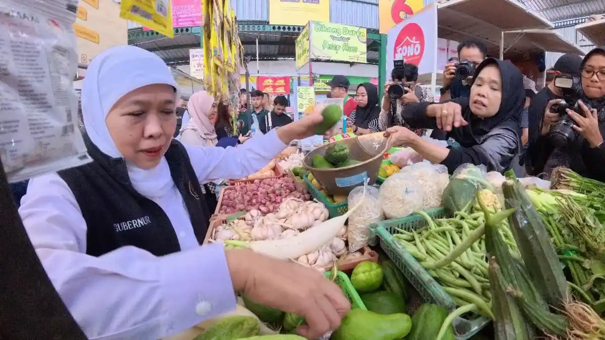 Gubernur Jatim Temukan Minyakita dan Beras SPHP Kosong di Pasar Klojen Malang, Minta Bulog Bertindak