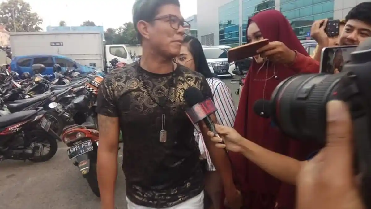 Punya Pacar Baru, Andika si Babang Tamvan Kesal karena Mantan Istri Nyinyir