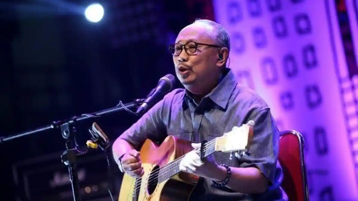 Chord Gitar dan Lirik Lagu Titip Rindu Buat Ayah - Ebiet G Ade