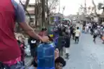 Warga Filipina Bertahan Hidup Pasca Topan Rai 