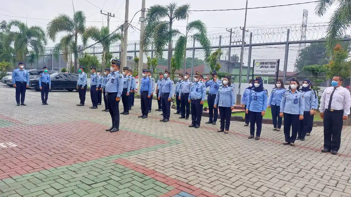 Jadi Pembina Apel Upacara, Ketua Tim Zona Integritas Lapas Kelas-1 Medan: Pegawai tak Boleh Persulit
