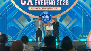 Penyerahan-penghargaan-Contact-Center-Service-Excellence-Award-2026-ke-CBN.jpg