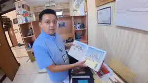 Dokter-spesialis-anak-RSSA-Kota-Malang-Kurniawan-Taufiq-Kadafi-yang-jago-melukis.jpg
