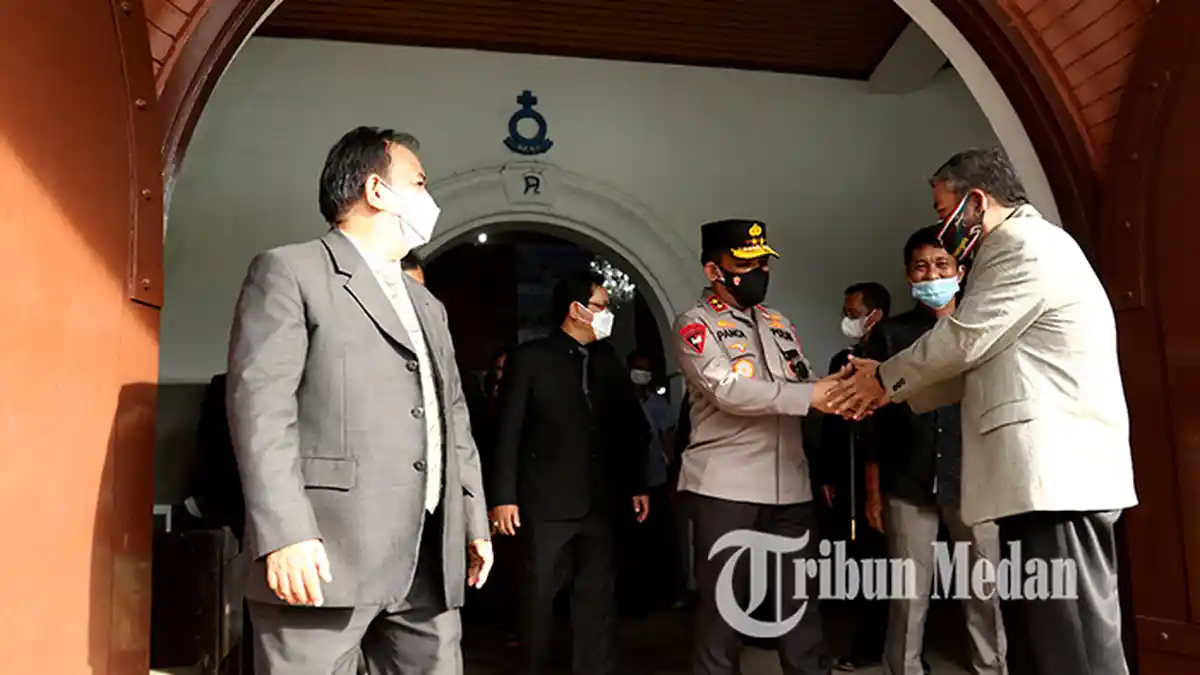 Berita Foto: Kapolda Sumut Meninjau Persiapan Pelaksanaan Ibadah Jumat Agung di HKBP Sudirman - 15042022_KAPOLDA_TINJAU_GEREJA_DANIL_SIREGAR-1.jpg
