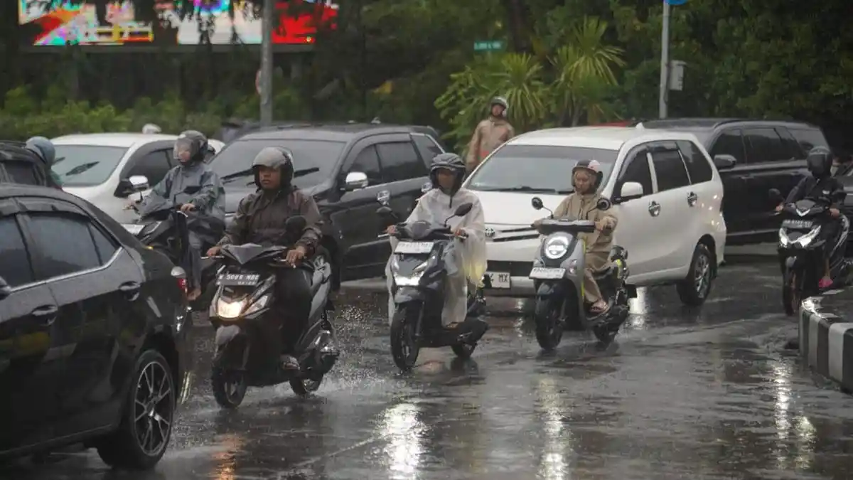 Hujan Ringan Dominan Terjadi di Kalbar, Cuaca Hari Ini Sabtu 4 April 2026