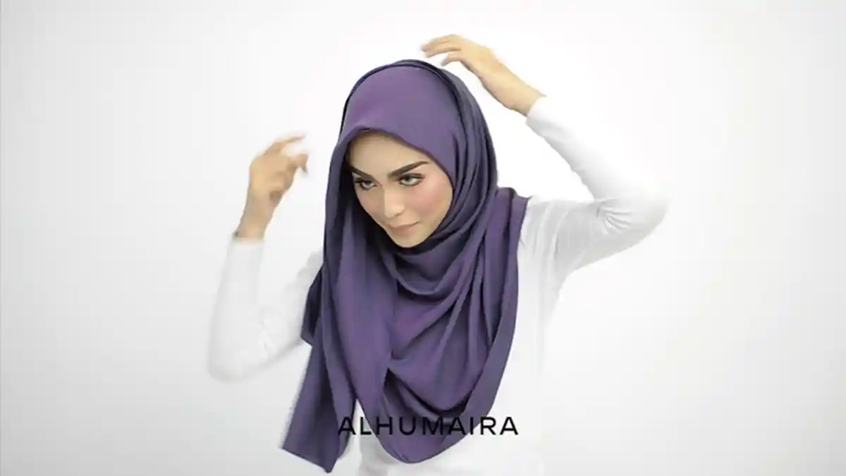 Cara Mudah Pakai Khimar Pashmina Untuk ke Kantor, Girls! Cukup 15 Detik Saja