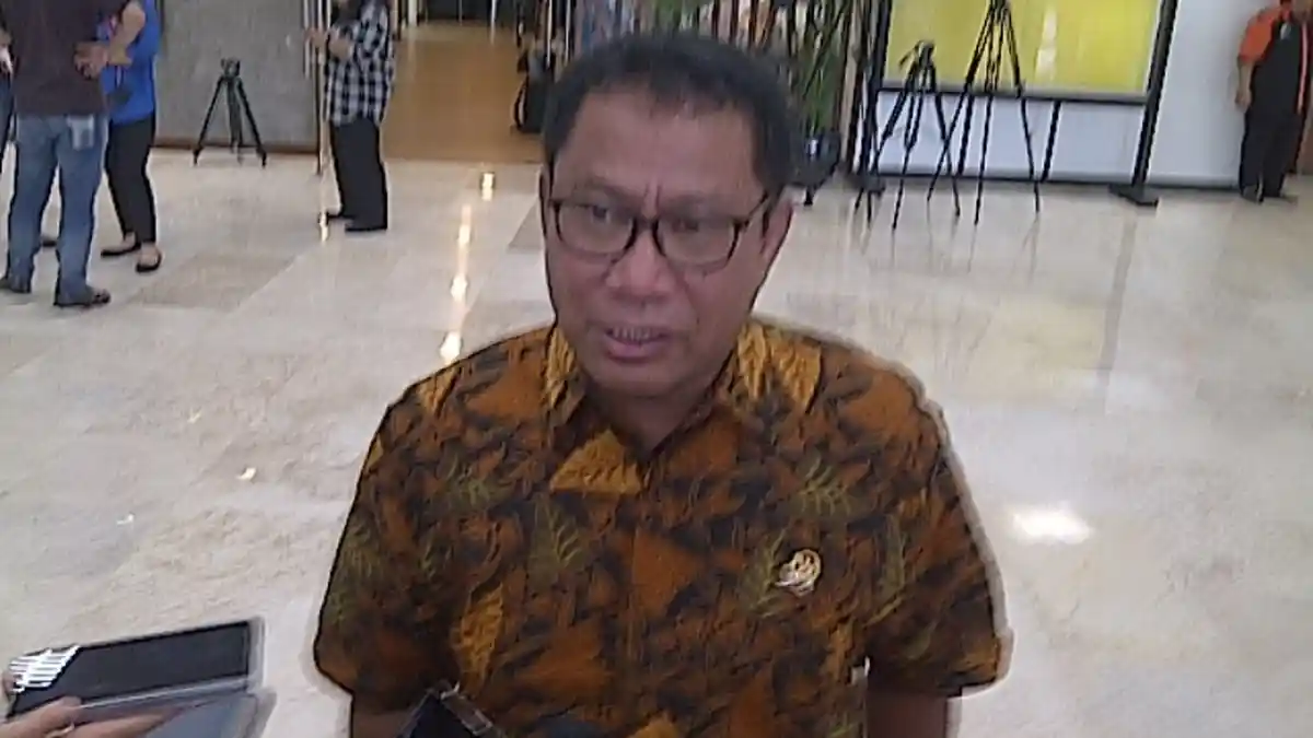 DPR Kesal Menteri Perhubungan Tidak Tegas Hadapi Taksi Online