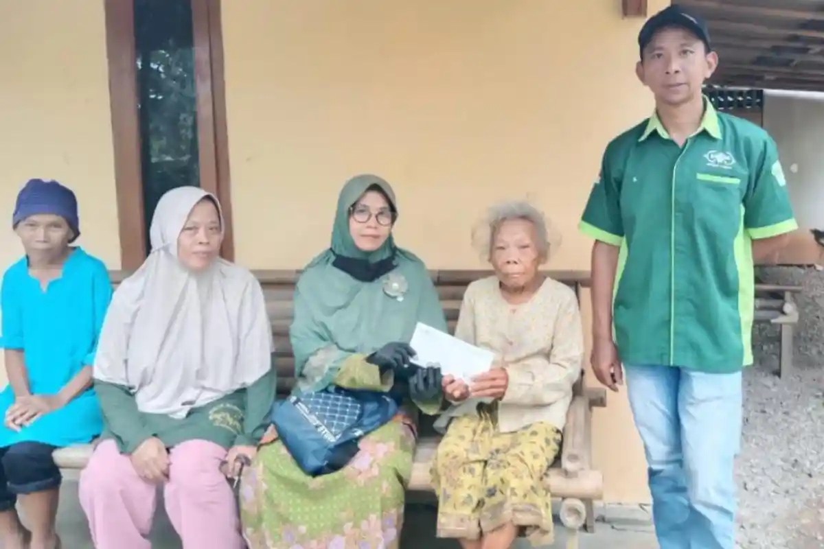 Ranting NU Somakaton Salurkan Bantuan Sosial untuk Warga Lewat Program Koin NU