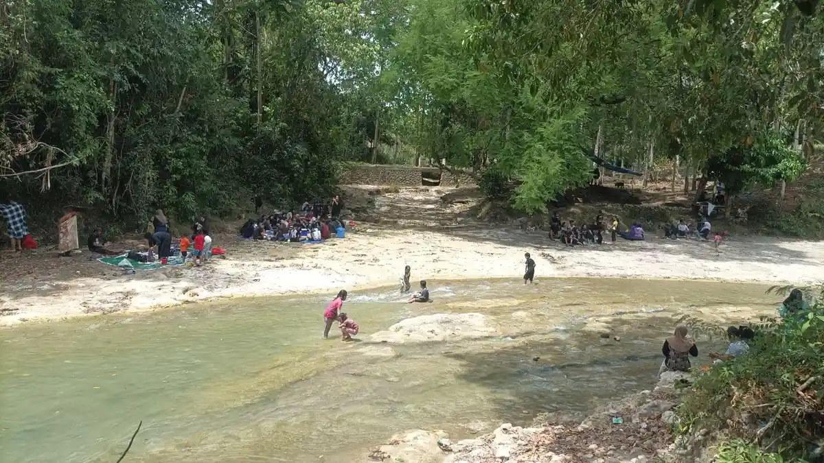 Air Jernih dan Gratis, Sungai Lajjoro Bone Jadi Favorit Liburan