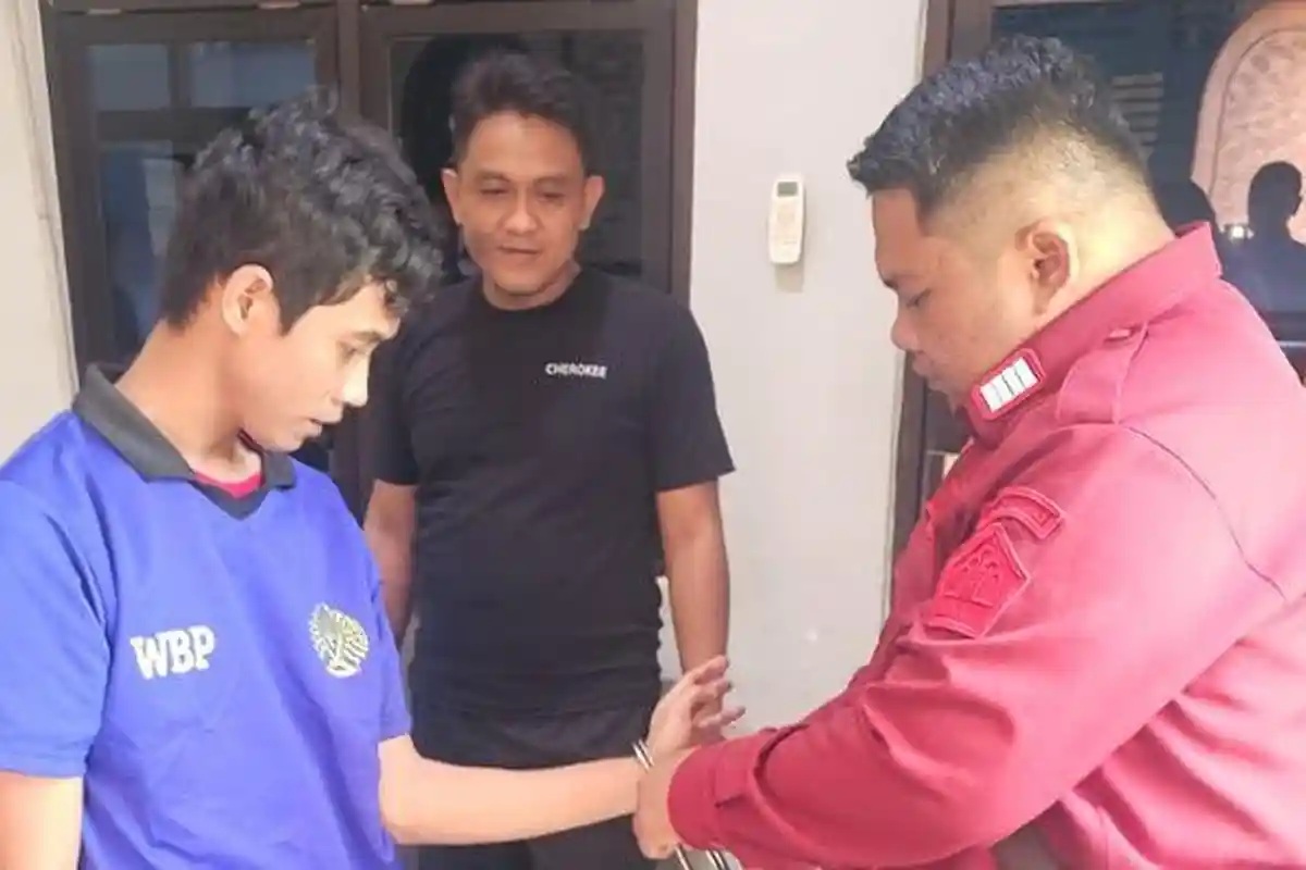 Cerita Haru Keluarga saat Sudirman Kembali ke Lapas Cirebon, Hadapi Sidang PK Kasus Vina Cirebon
