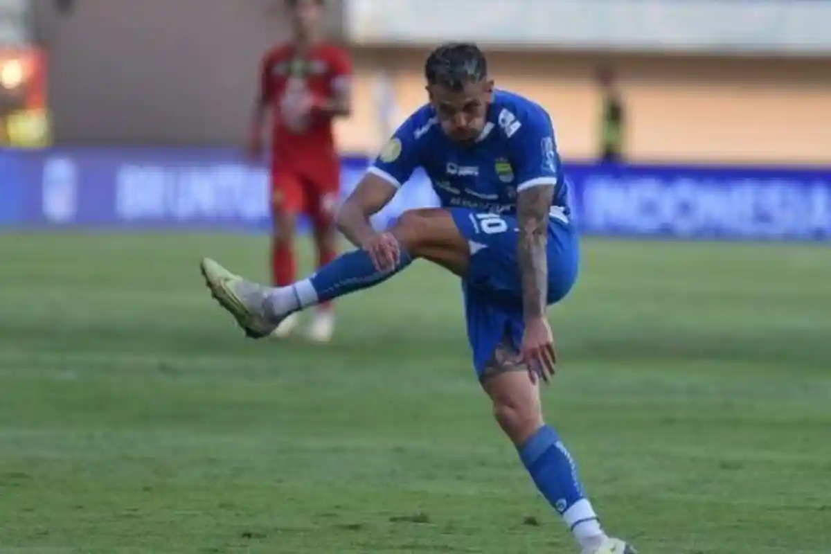 Gol Cantik Tyronne Bikin Persib Bandung Menang atas Lion City Sailors  di Babak I