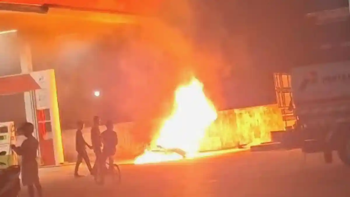 Viral Video Motor Terbakar Usai Isi BBM di SPBU Bandarsyah Naatuna, Buat Panik Pengunjung Lain