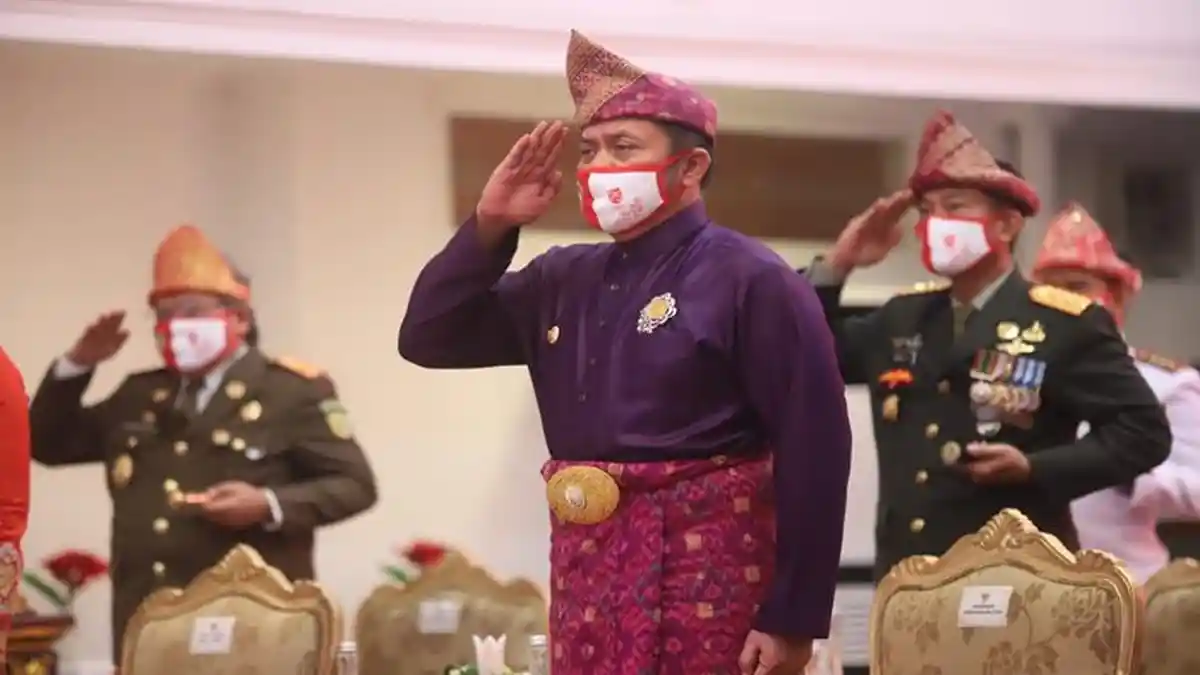 Kenakan Baju Adat Sumsel, Herman Deru Ikut Upacara HUT RI ke-75 Bersama Presiden Secara Virtual