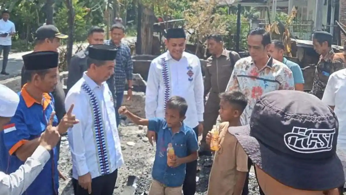 Usai Debat Pilkada, Salman-Yusran Datangi Korban Kebakaran di Babahrot