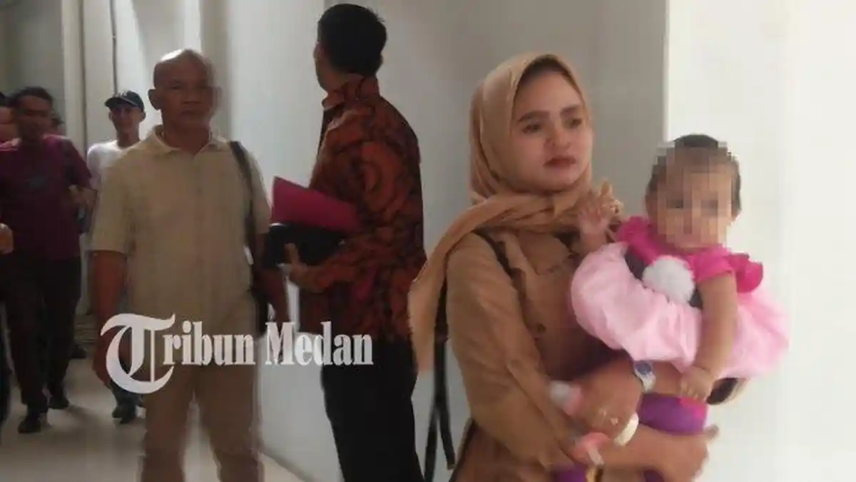 Cinta Terlarang Anggota Dewan Dengan Istri Orang, Punya Anak Umur 8 Bulan Tapi Ditelantarkan