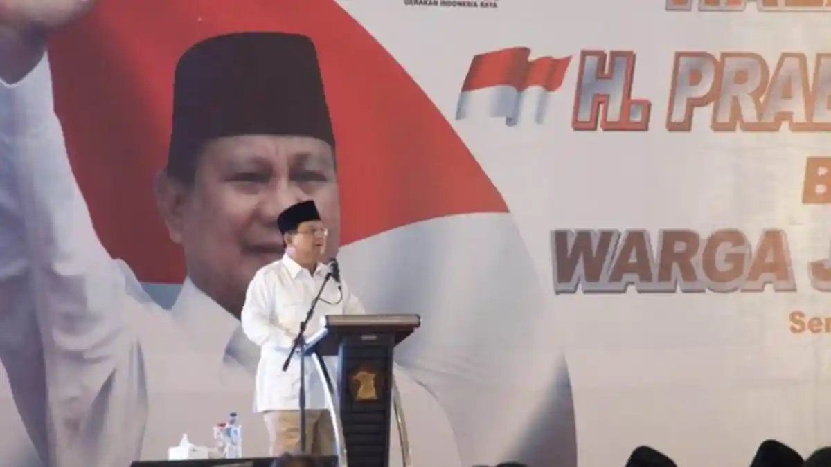 Rela Hujan-hujanan, Berhimpitan, Hingga Pingsan, Kampanye Capres Prabowo Subianto di BKB