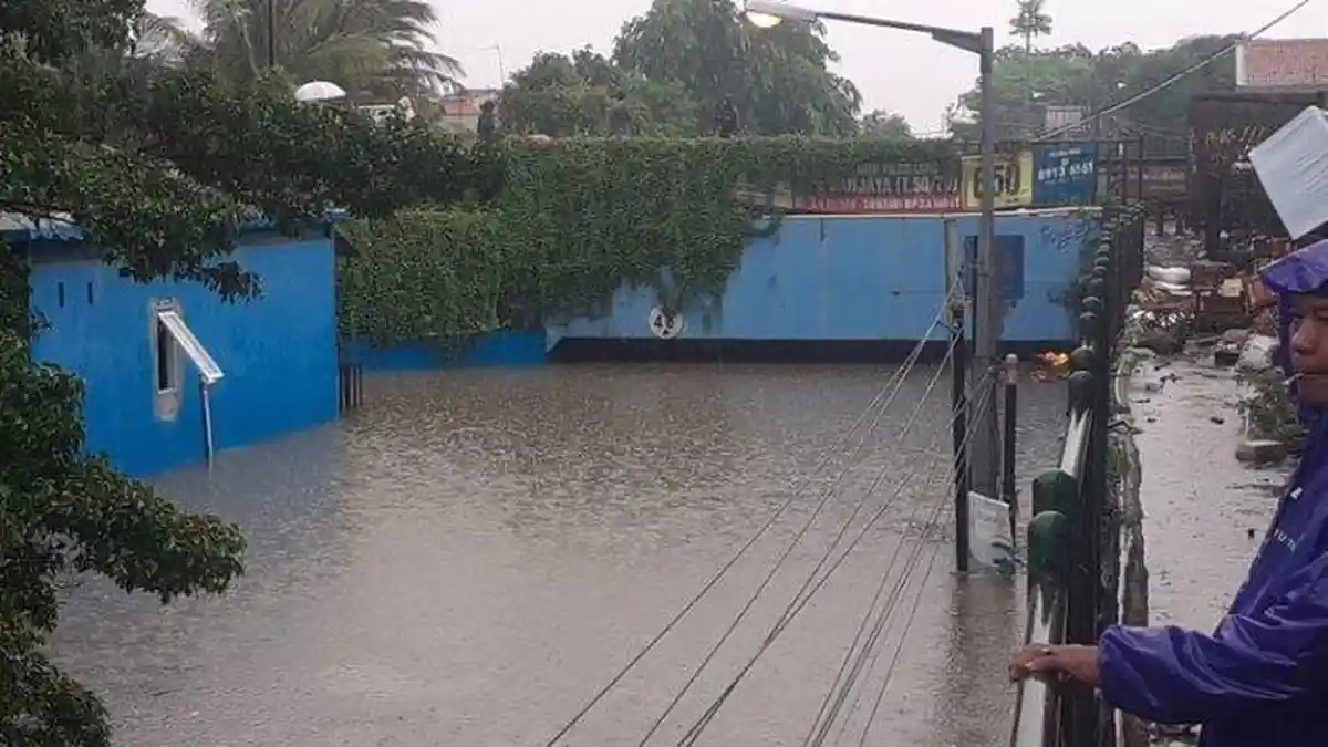 Bekasi Timur Lumpuh! Warga: 