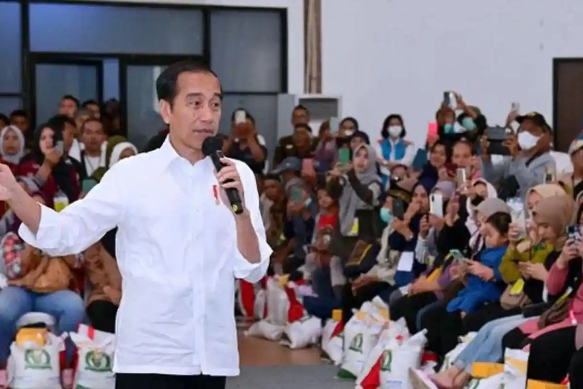 Respon Jokowi yang Diisukan Gabung Golkar, Tak Lagi di PDIP? Beri Jawaban Santai: Tiap Hari