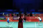 greysiaapriyani-saat-pertandingan-di-semifinal-indonesia-open-2021.jpg