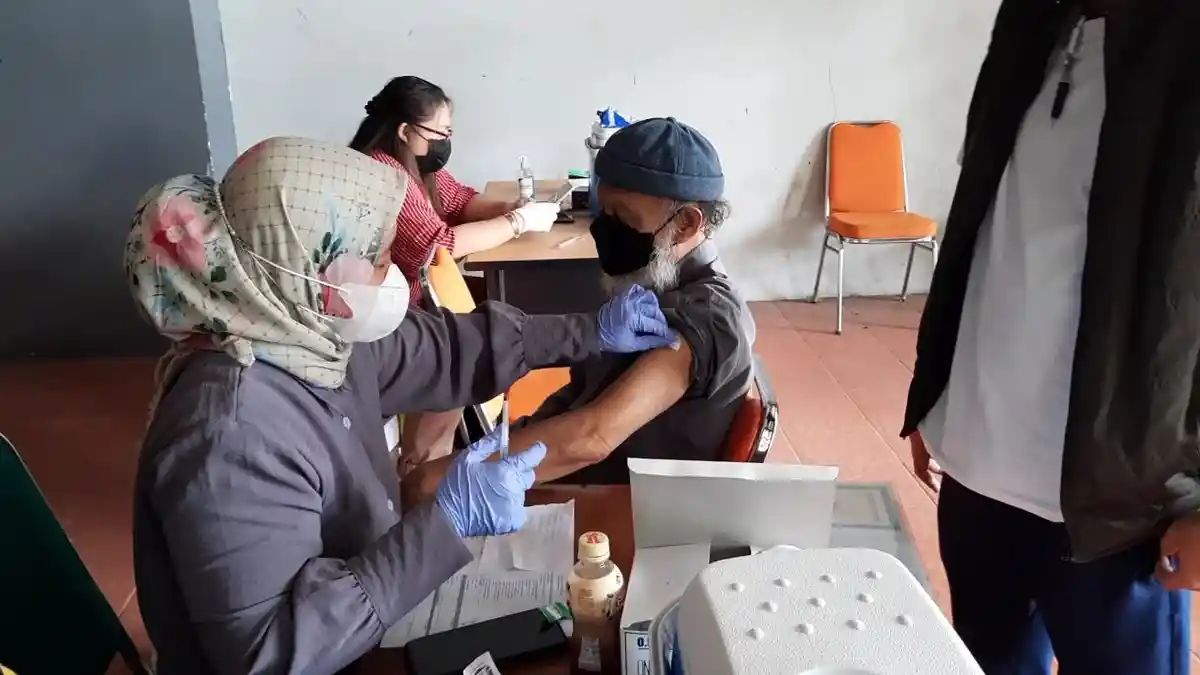 Kementerian Kesehatan Kirim Tiket Vaksinasi Booster Lewat Peduli Lindungi, Begini Cara Menceknya