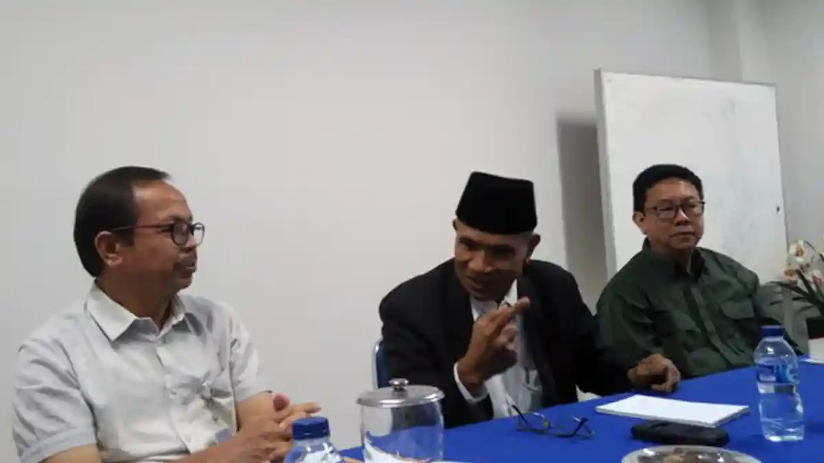 Ketua Dewan Pers Ajak Perangi Berita Hoax