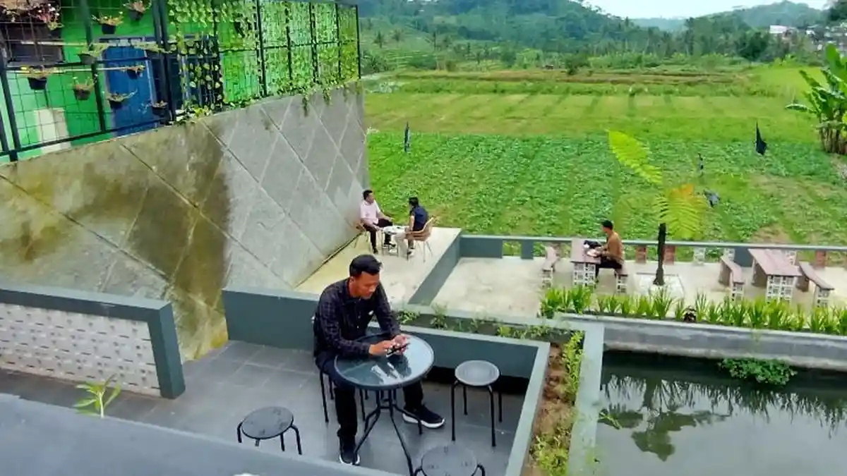 Tempat Nongkrong Asik di Wonosobo, Di Kokuka Space Puas Memandang Alam Pedesaan