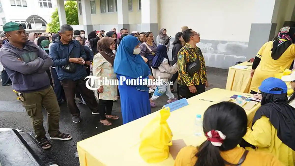 Golkar Kalbar Salurkan 40 Ribu Paket Sembako Lewat Pasar Murah