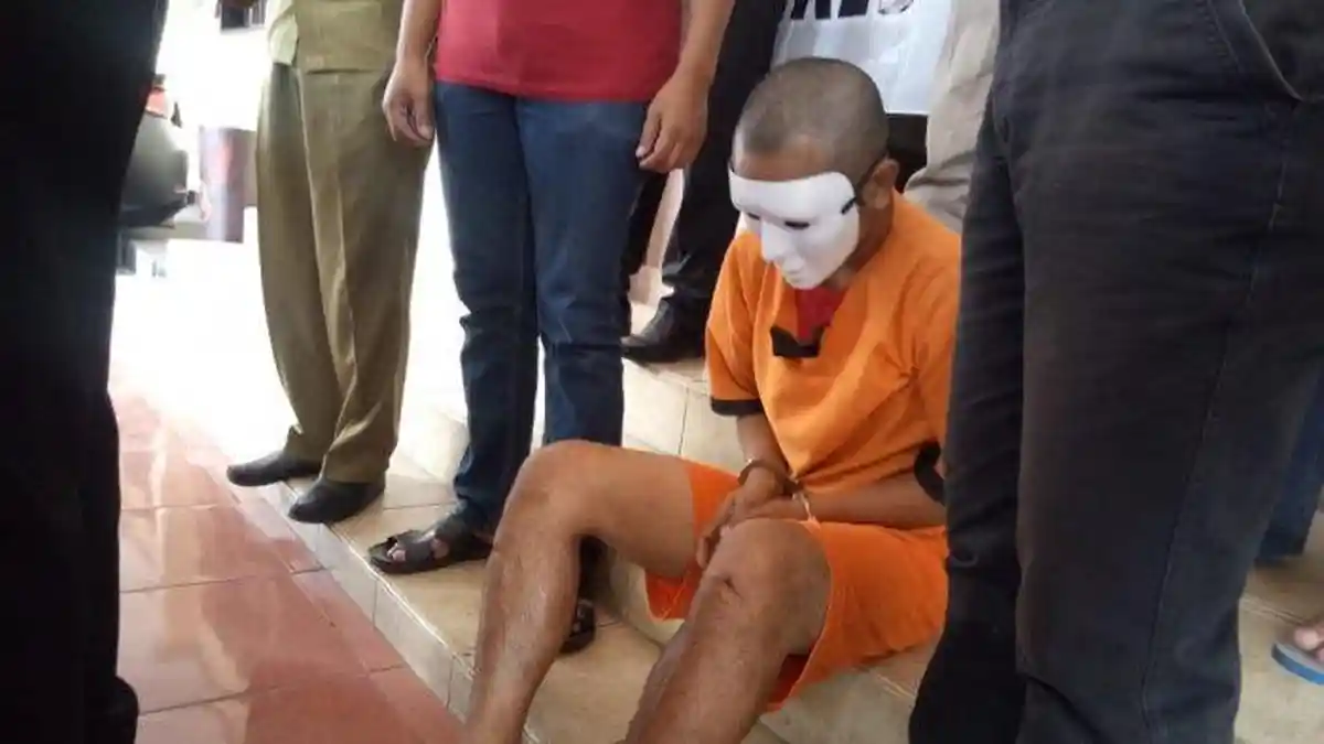 Pemuda di Garut Ini Mengakui Telah Membunuh dan Membakar Nenek Iyah Pakai Jerami
