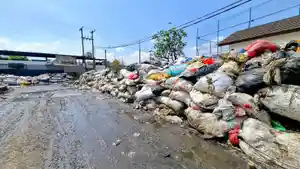 tumpukan-sampah-di-pasar-baleendah-bandung.jpg