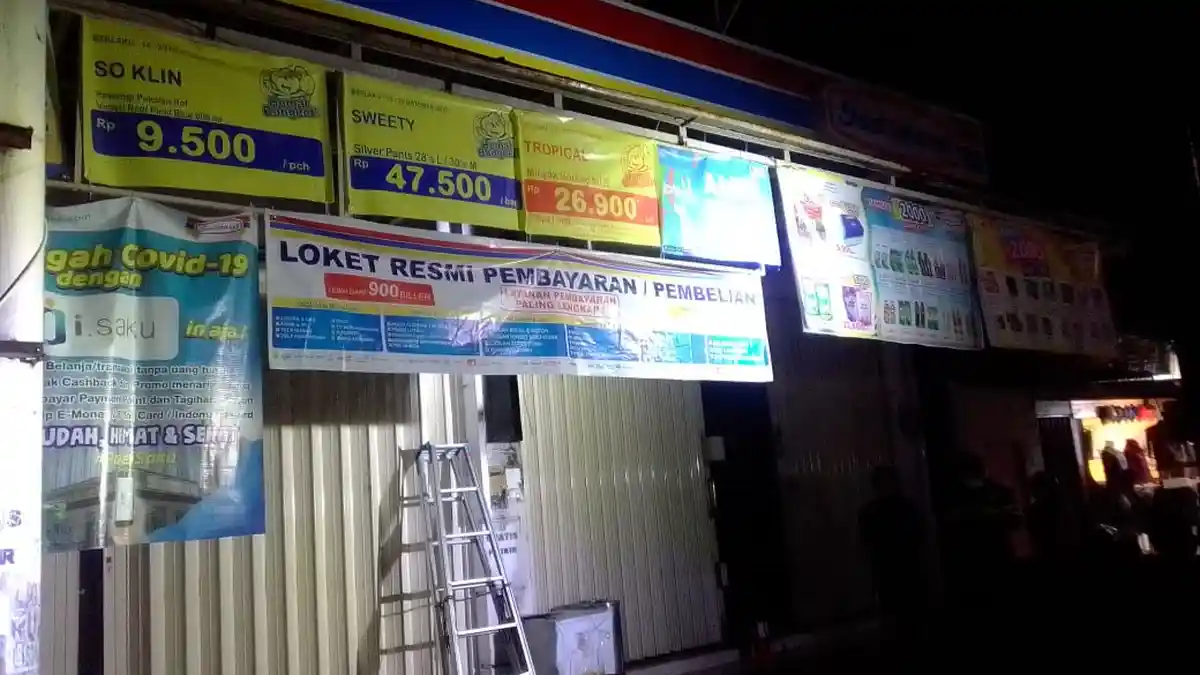 Kebakaran Menimpa Toko Ritel di Balikpapan, Karyawan Sebut Awalnya dari Ledakan Sekring Listrik