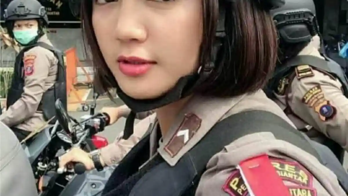 Viral Polwan Cantik Bripda Vani Simbolon, Begini Responnya saat Ditelepon Sang Ibu Elfrida Sinaga