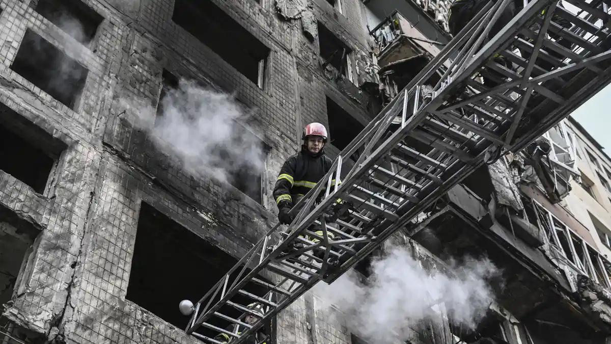 Rudal Rusia Hantam Stasiun Kereta Api dan Kebun Raya di Zaporizhia Ukraina
