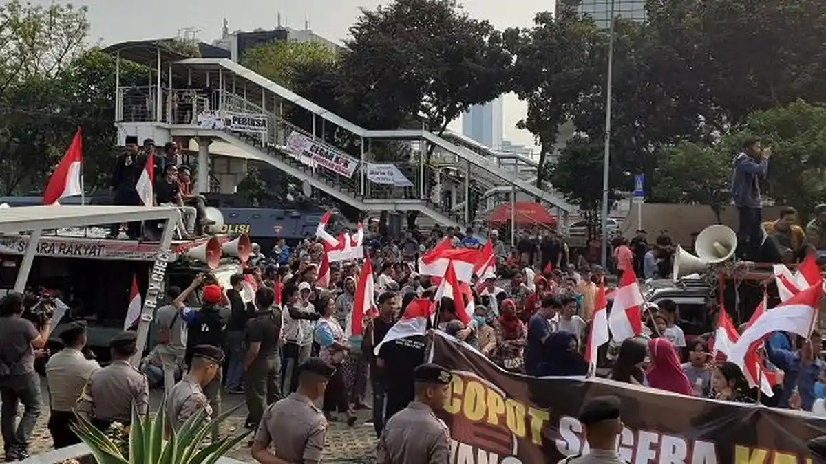 Aksi Massa di Gedung KPK Seragam, Tuntut Perbaikan KPK