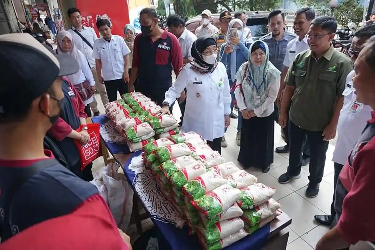 Harga Gula Pasir Tembus Rp 18 Ribu Perkilo, Pemkab Batang dan IGN Gelar Operasi Pasar Murah 