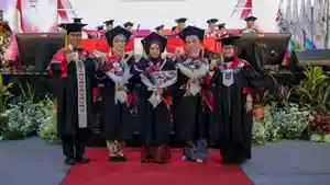 20250702_Telkom-University_Wisudawan-terbaik.jpg