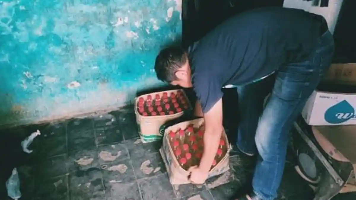 148 Botol Ciu dan Tuak Disita di Ciledug Cirebon, Polisi: Laporkan Jika Ada yang Jual Lagi!