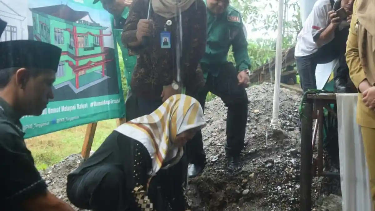 Wagub Nunik Puji Kantor PKB Tanggamus