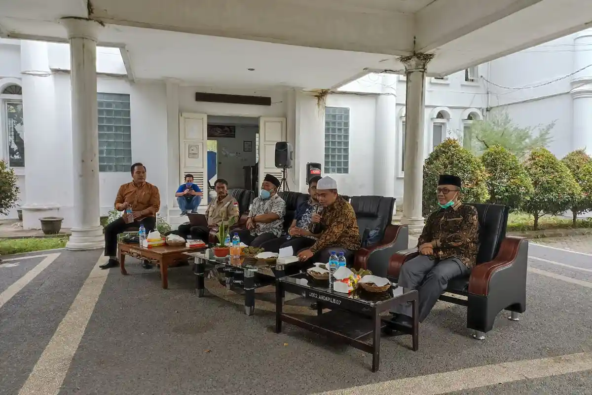 Bupati Lobar Fauzan Khalid Jadi Pembedah Buku Tentang Datok Gelogor, Ini Apresiasi dan Kritiknya