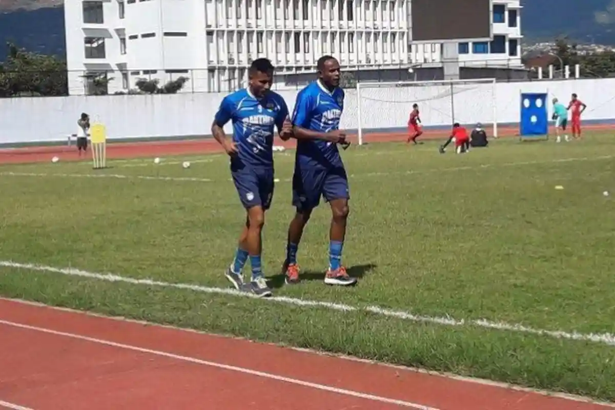 Robert Alberts Siap Pilih 1 dari 2 Pemain Trial Persib Bandung, Wander Luiz atau Joel Vinicius?