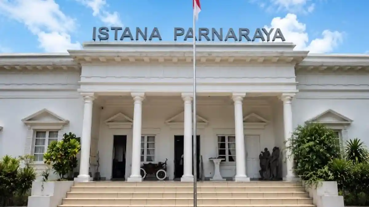 Rekomendasi Wisata di Wonogiri, Istana Parnaraya Tawarkan Bangunan ...
