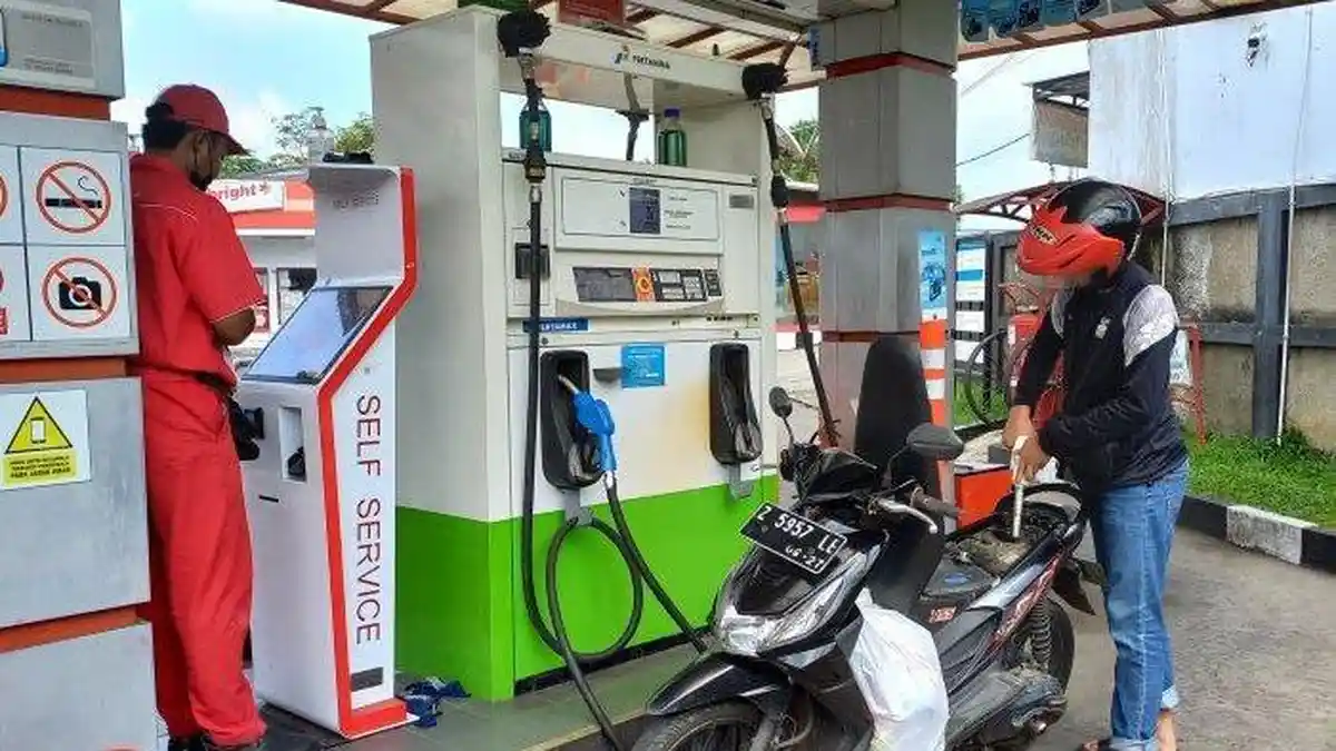 Waspada! Masyarakat Cemas Terkait BBM Oplosan di SPBU, Pertamina Tegaskan Putus Kontrak Mobil Tangki