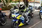 bLU-cRU-Riding-Experience-di-Surabaya-Bikers-R-Series-Rasakan-Pengalaman-Berbeda-234233.jpg