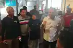 Wali-Kota-Surabaya-Eri-Cahyadi-meninjau-proses-perbaikan-Pasar-Tembok.jpg