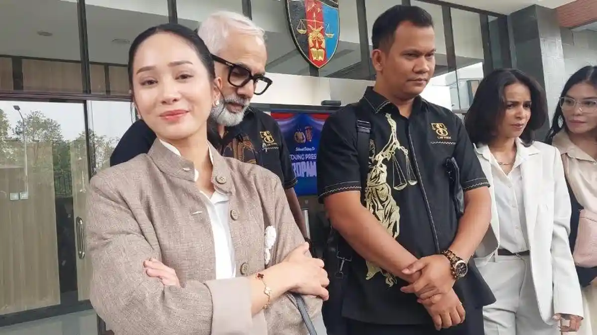 Bunga Zainal Diliputi Rasa Bersalah, Menyesal Perkenalkan Teman Lama yang Tipu Suaminya