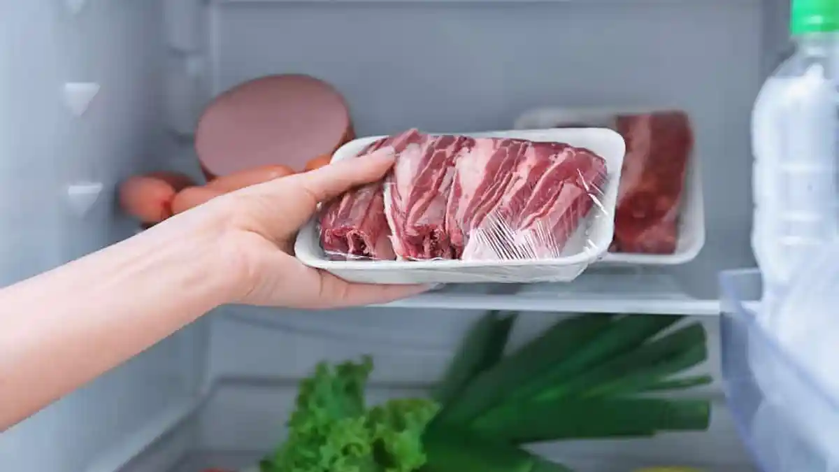 Belum Ingin Mengolah Daging, Berapa Lama Boleh Menyimpannya di Kulkas Agar Tetap Sehat Dikonsumsi?