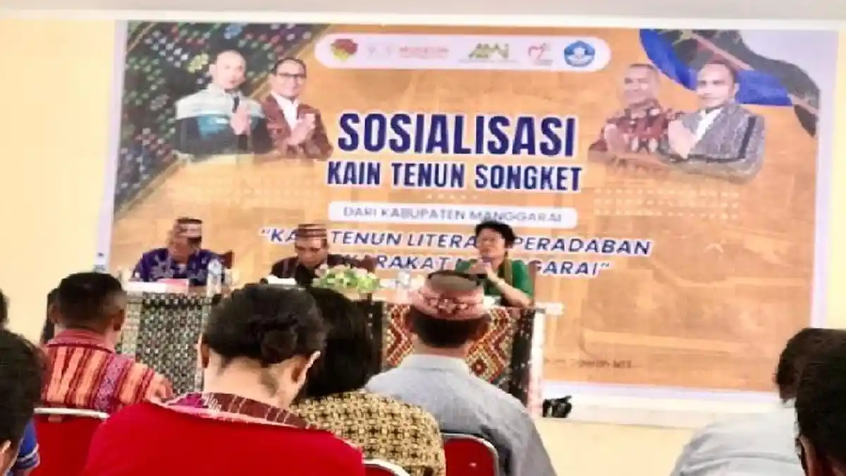 Kain Tenun Literasi Peradaban Budaya Masyarakat Manggarai